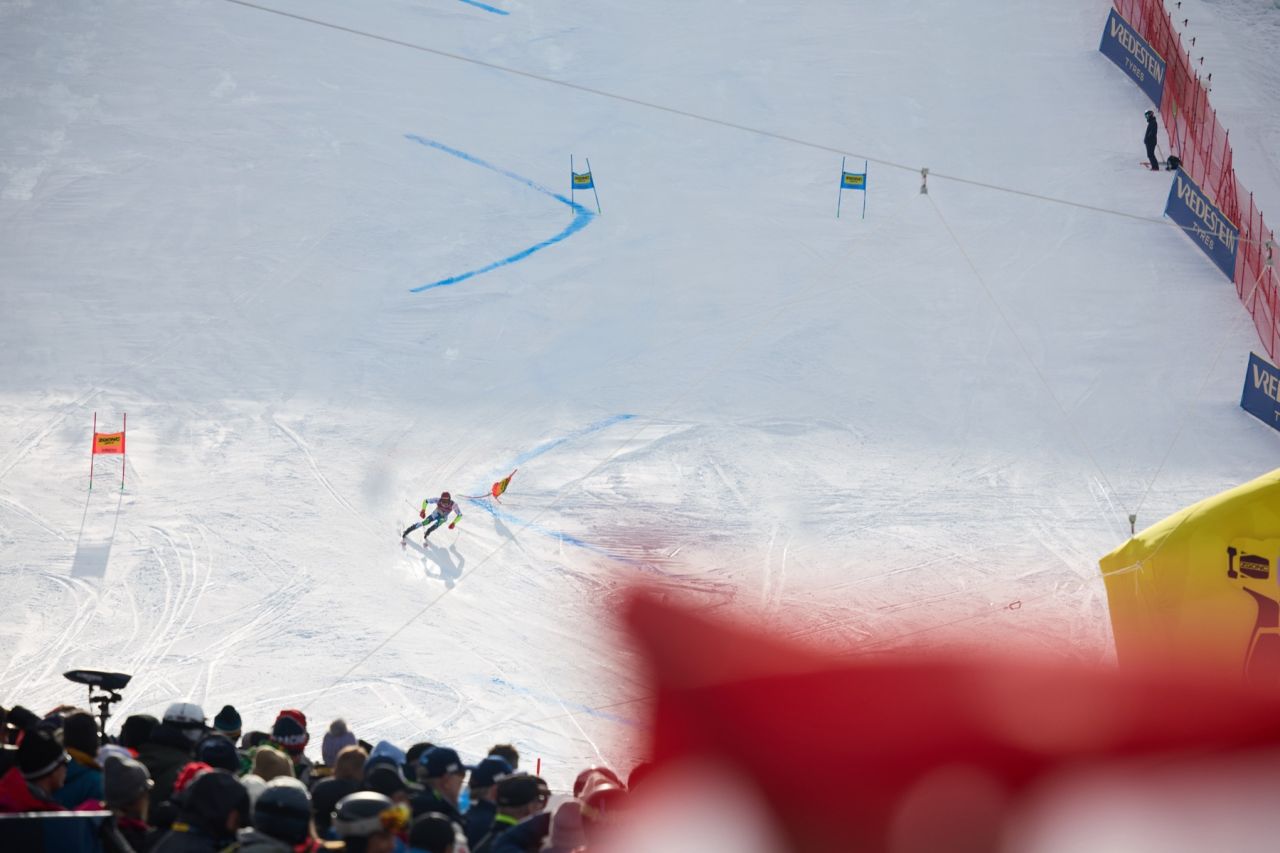 Skirennfahrer im Zielbereich beim Audi FIS Ski Weltcup